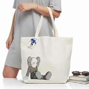 KAWS X Uniqlo Companion Holiday Tote Bag NWT Sz M Off White Hypebeast Chic